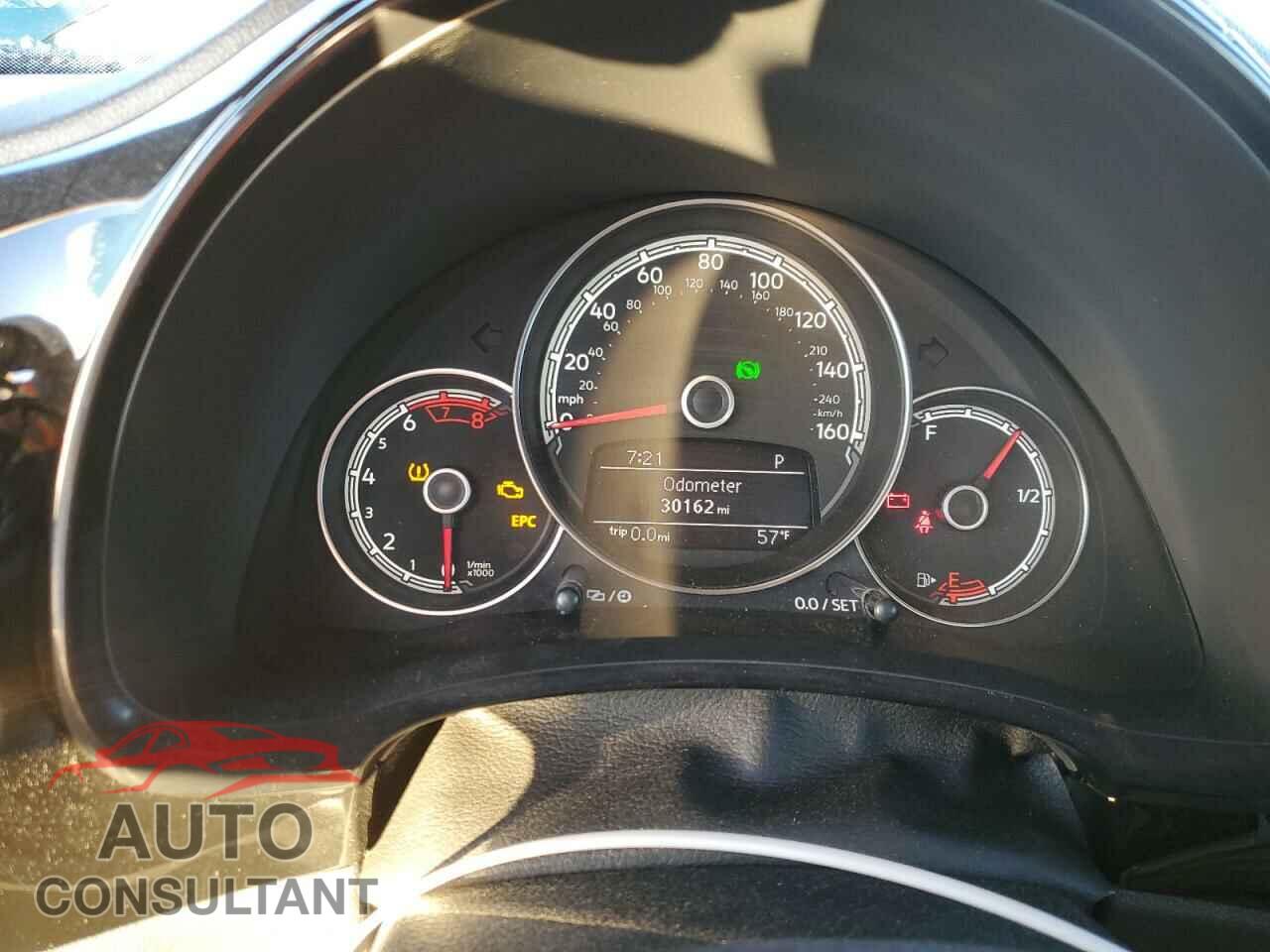 VOLKSWAGEN BEETLE 2017 - 3VWF17AT5HM605582