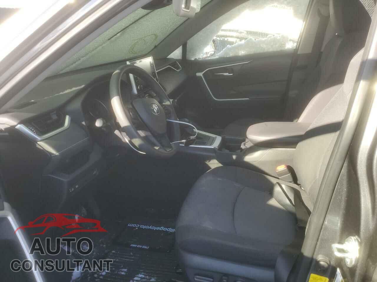TOYOTA RAV4 2019 - JTMP1RFV2KD511580