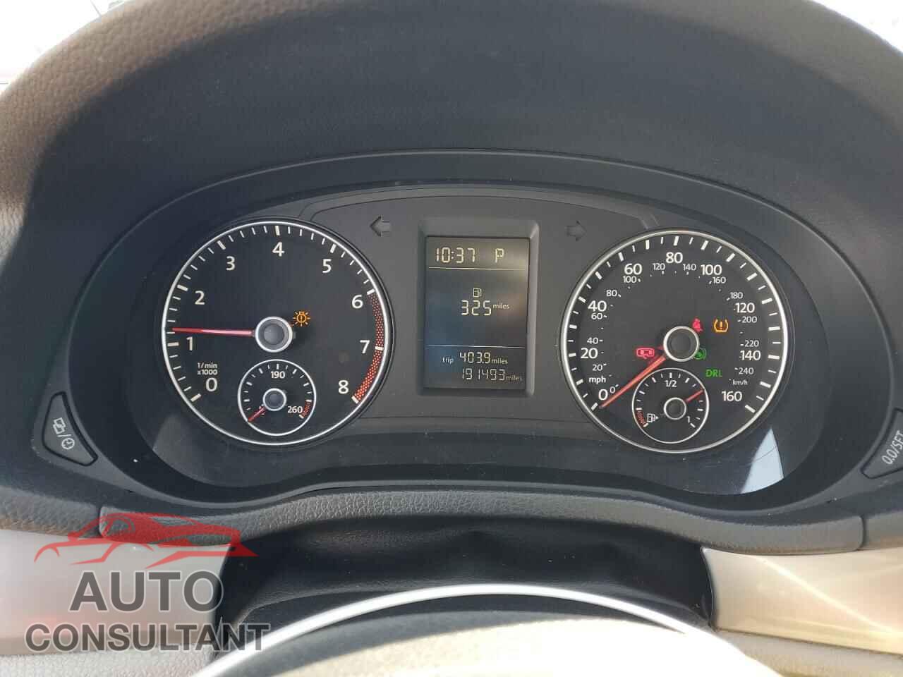 VOLKSWAGEN PASSAT 2015 - 1VWAT7A39FC014657