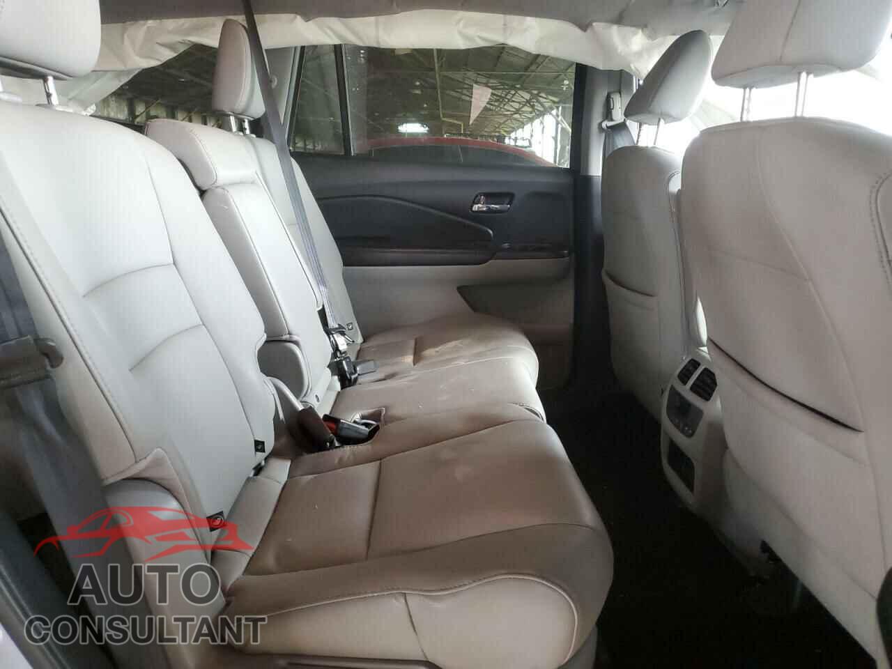 HONDA PILOT 2017 - 5FNYF5H5XHB021353