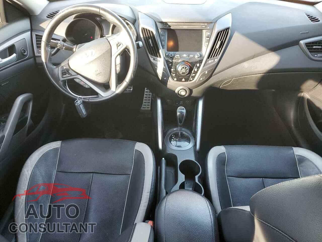 HYUNDAI VELOSTER 2015 - KMHTC6AE2FU244411