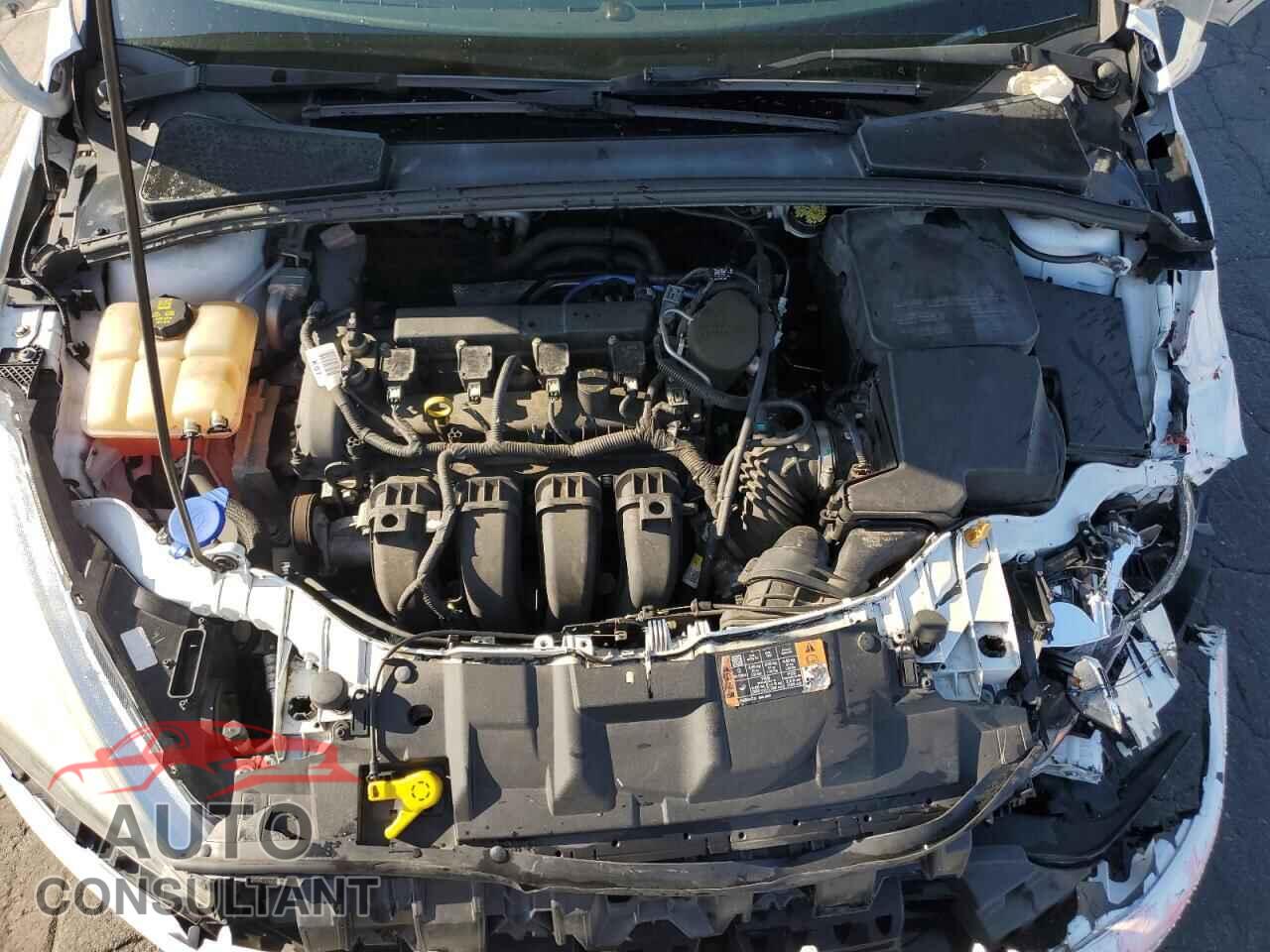 FORD FOCUS 2015 - 1FADP3E26FL355986