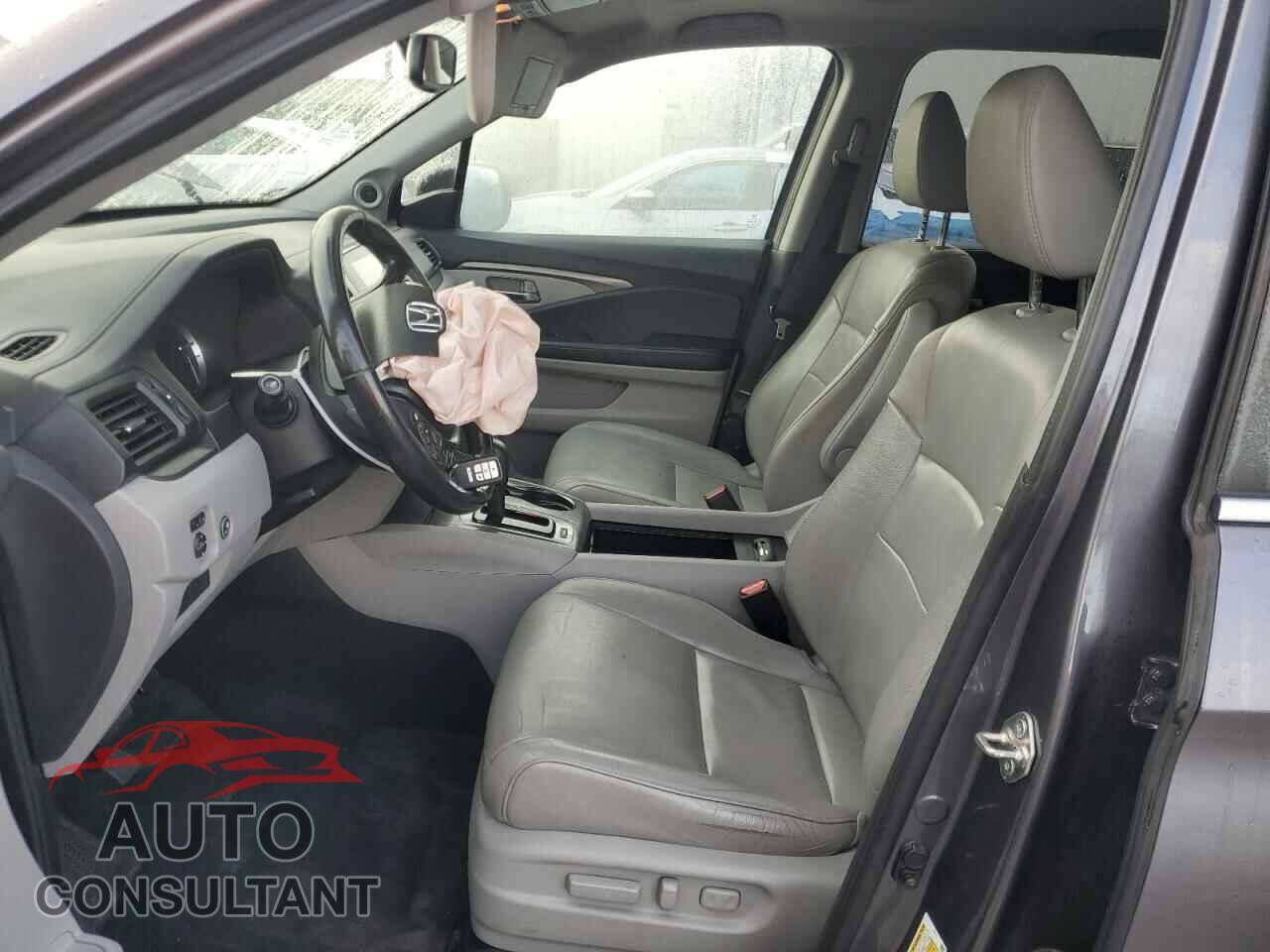 HONDA PILOT 2018 - 5FNYF5H53JB013634