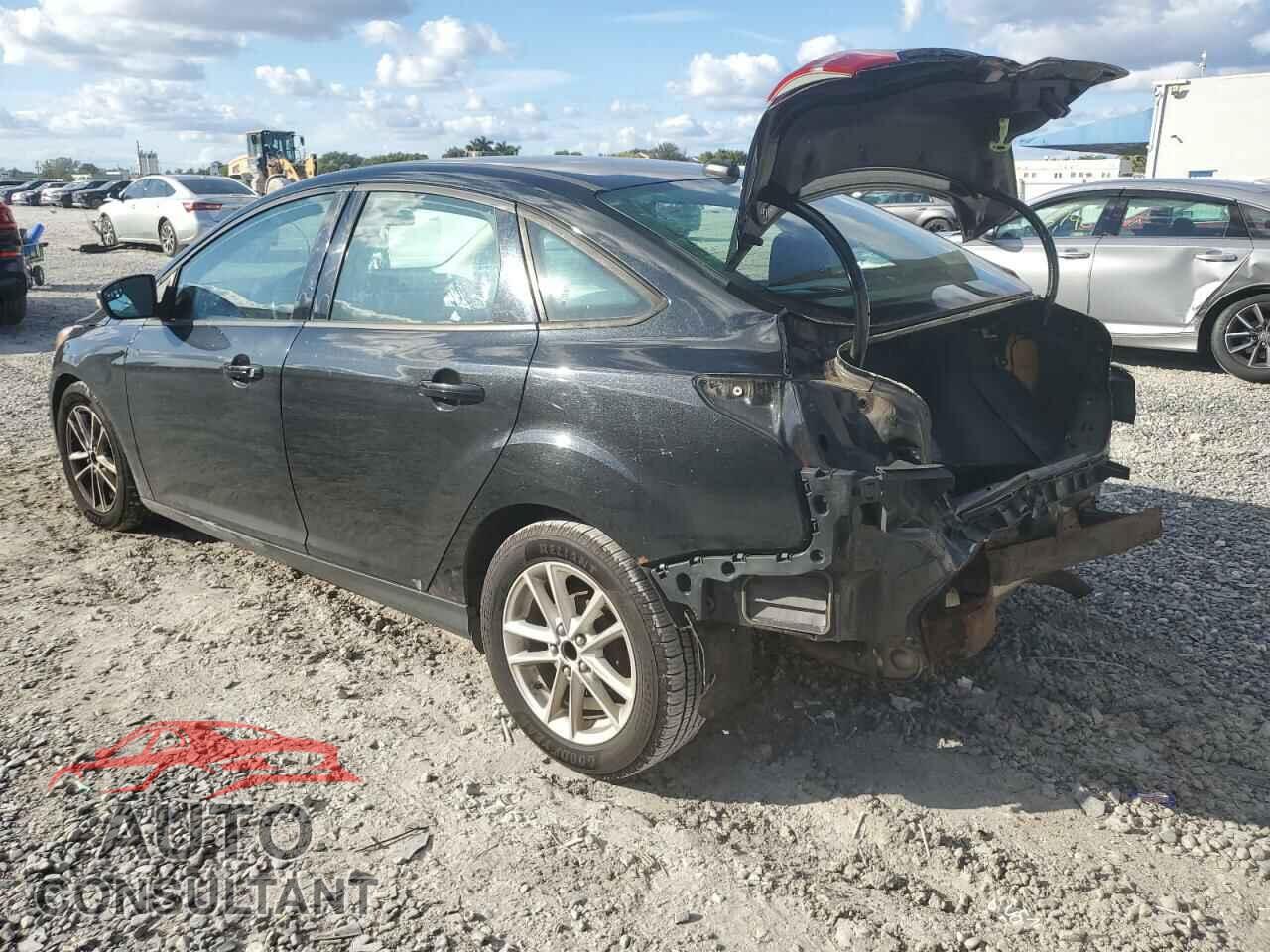 FORD FOCUS 2015 - 1FADP3F26FL205682
