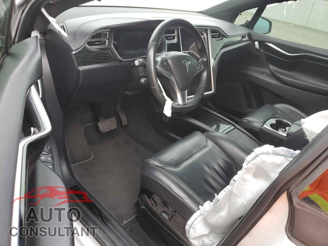 TESLA MODEL X 2016 - 5YJXCBE24GF020243