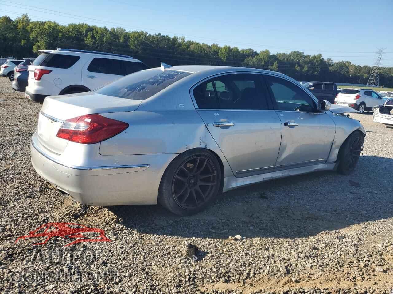HYUNDAI GENESIS 2013 - KMHGC4DH3DU246189