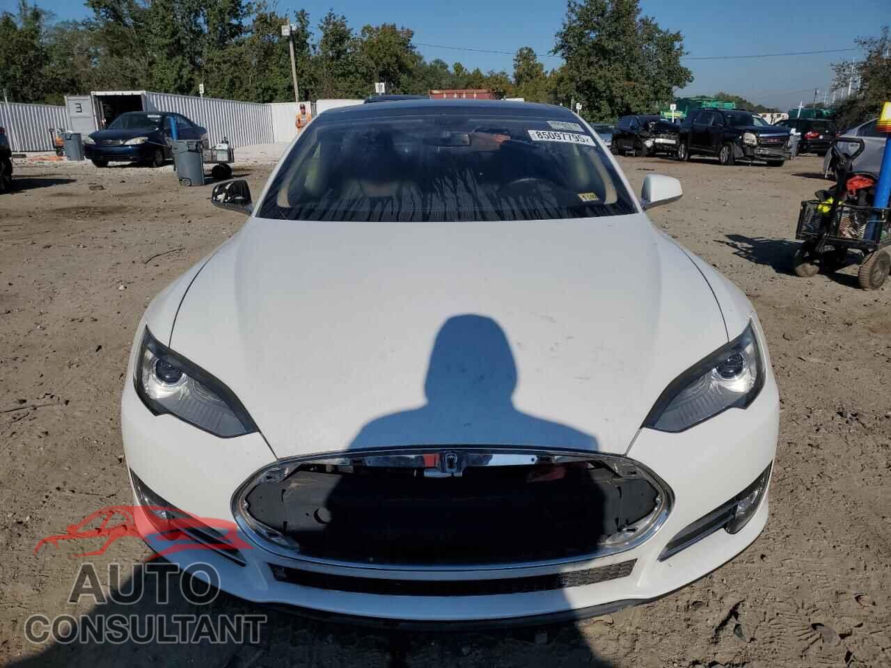 TESLA MODEL S 2013 - 5YJSA1CN4DFP06737