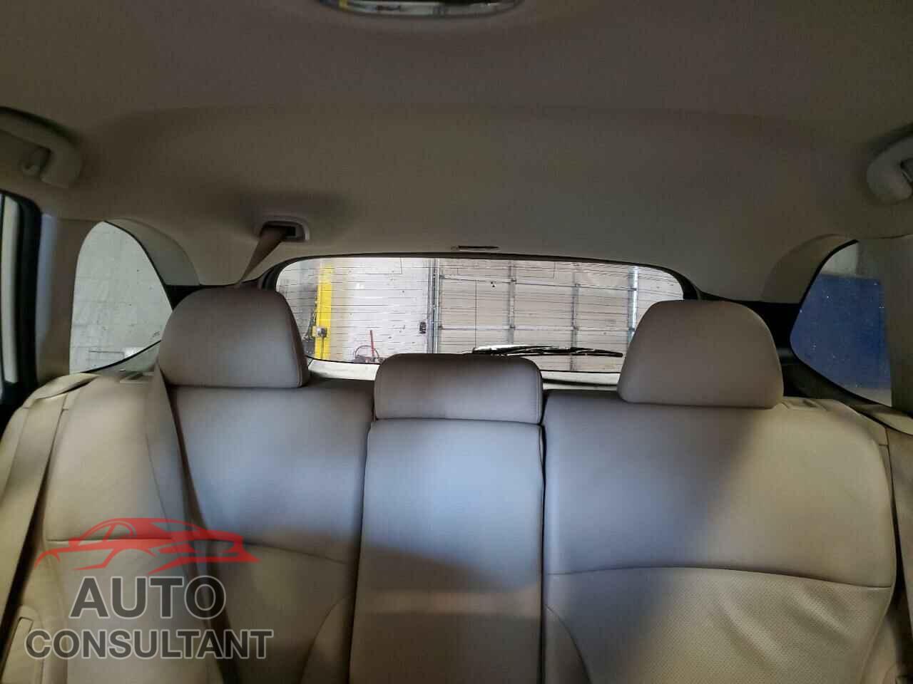 SUBARU OUTBACK 2017 - 4S4BSANC3H3323217