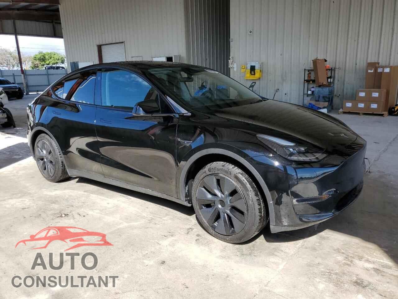 TESLA MODEL Y 2024 - 7SAYGAEE2RF212375