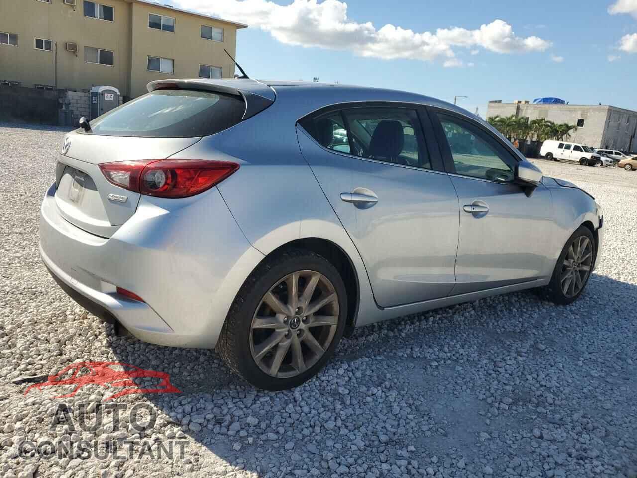 MAZDA 3 2017 - 3MZBN1L79HM109121