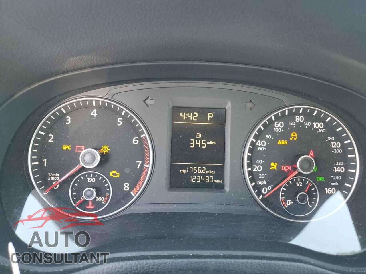 VOLKSWAGEN PASSAT 2015 - 1VWAT7A35FC106932