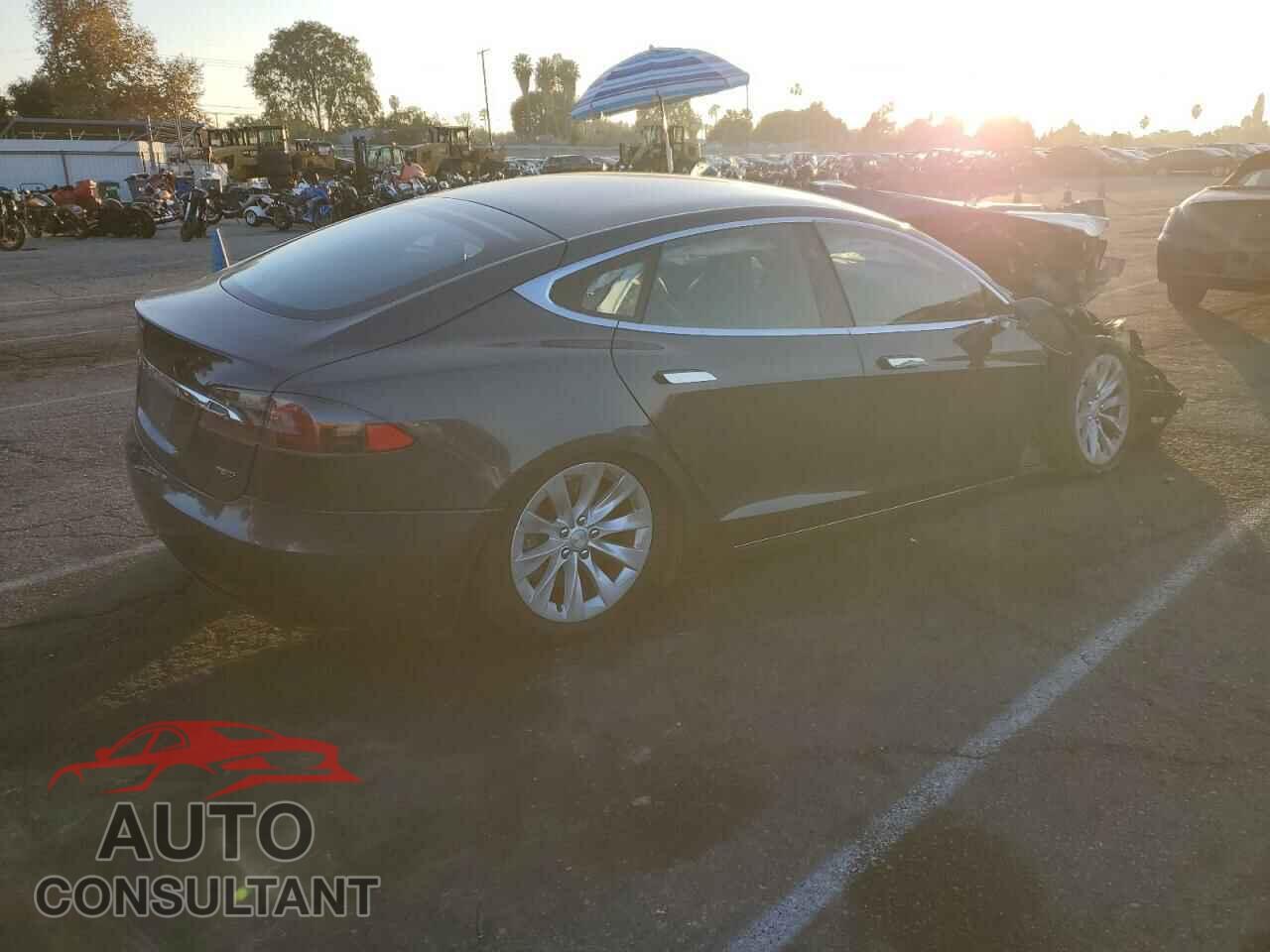 TESLA MODEL S 2018 - 5YJSA1E20JF275408