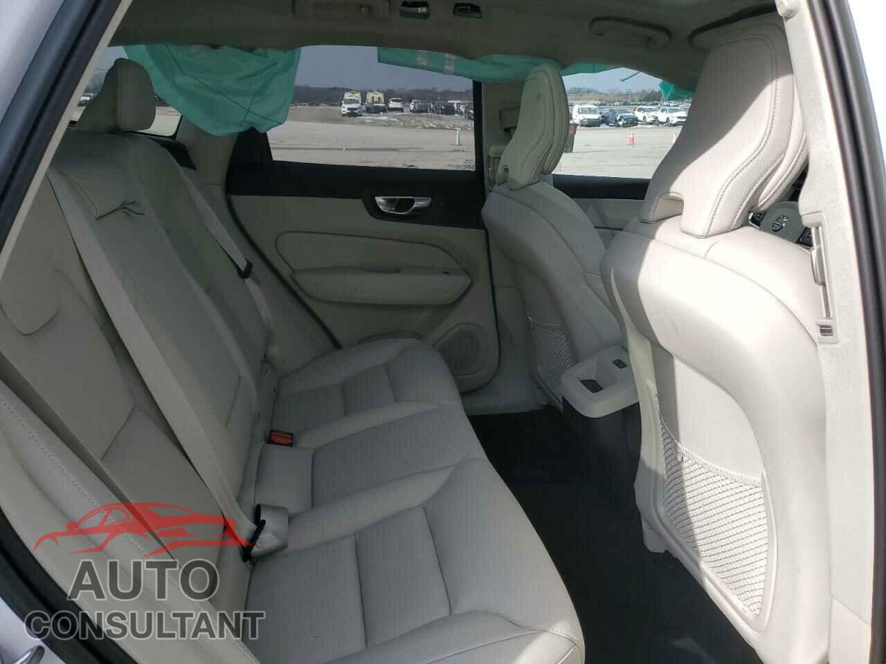 VOLVO XC60 PLUS 2023 - YV4L12RN9P1321783