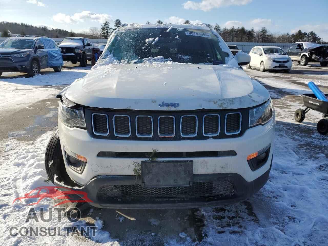JEEP COMPASS 2018 - 3C4NJDBB3JT435172