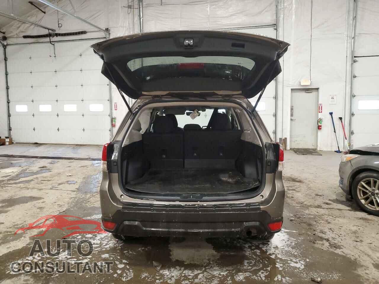 SUBARU FORESTER 2019 - JF2SKAECXKH462261