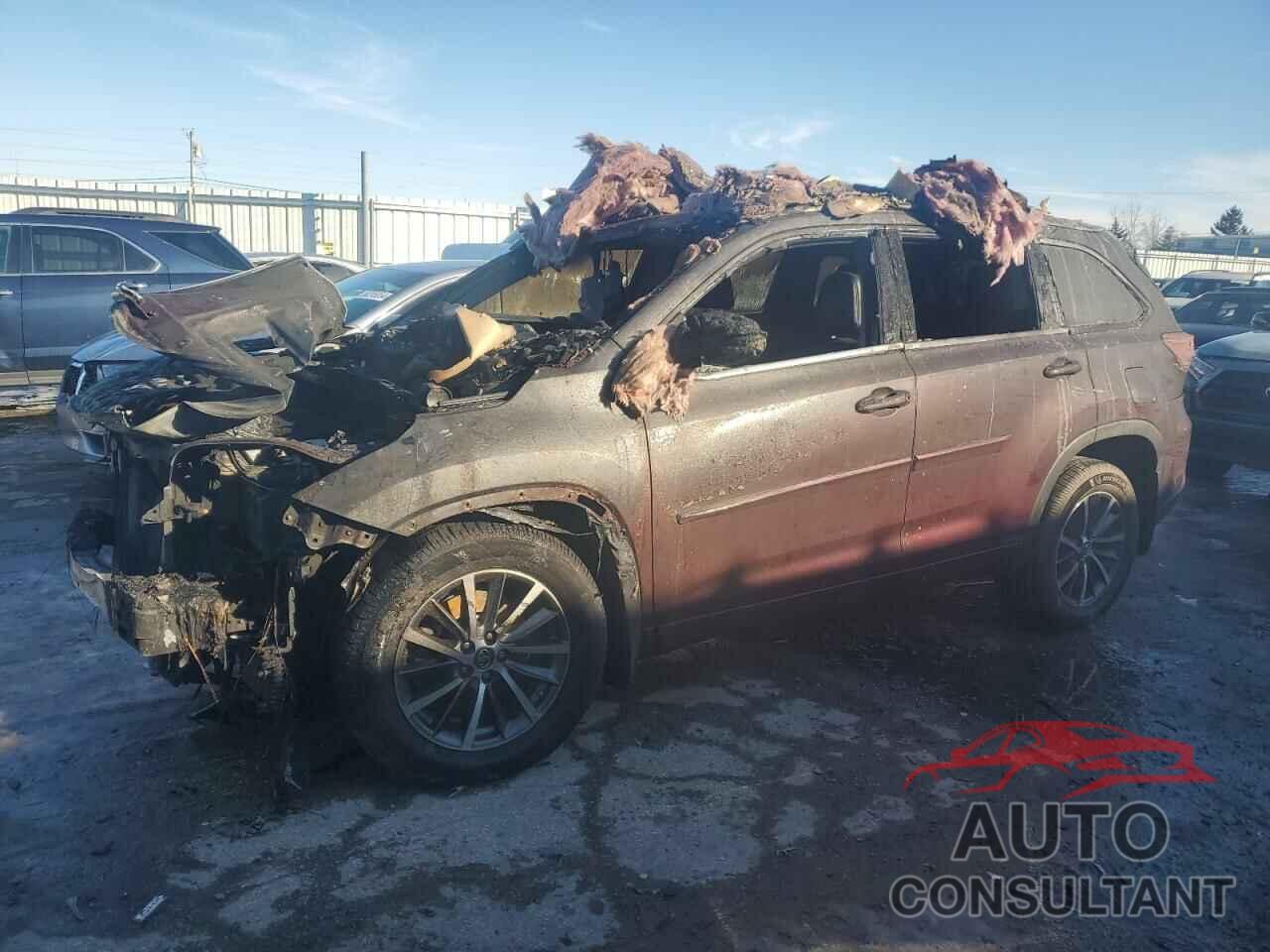 TOYOTA HIGHLANDER 2018 - 5TDJZRFH3JS802911