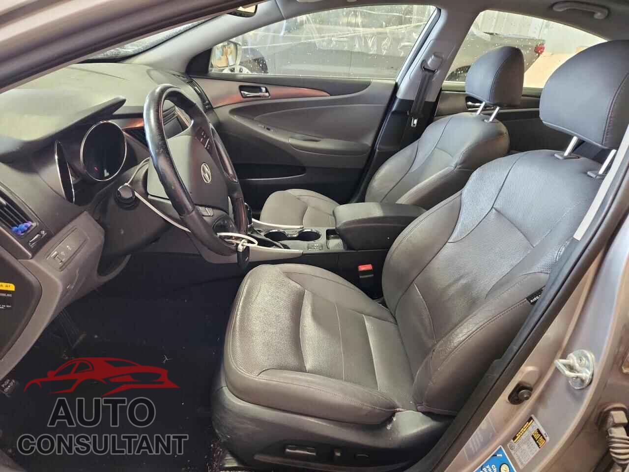 HYUNDAI SONATA 2012 - KMHEC4A47CA022108