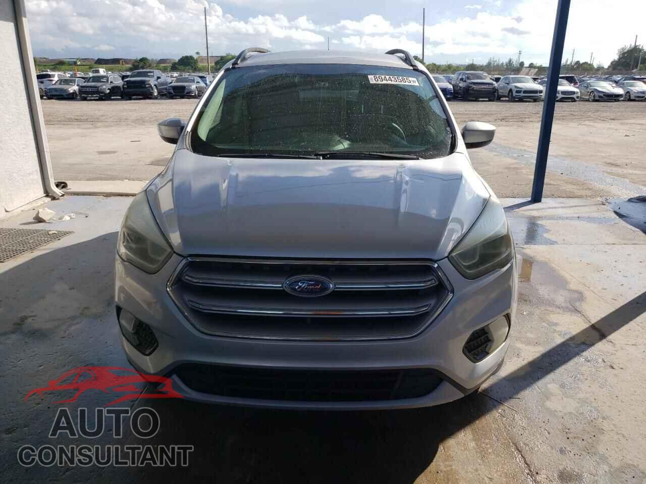 FORD ESCAPE 2017 - 1FMCU0GD2HUC73385