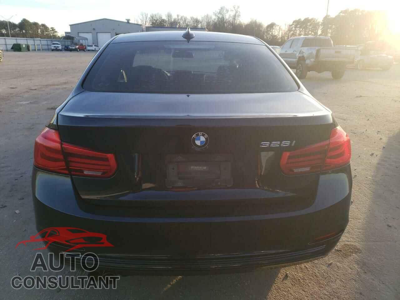 BMW 3 SERIES 2016 - WBA8E9C56GK647286