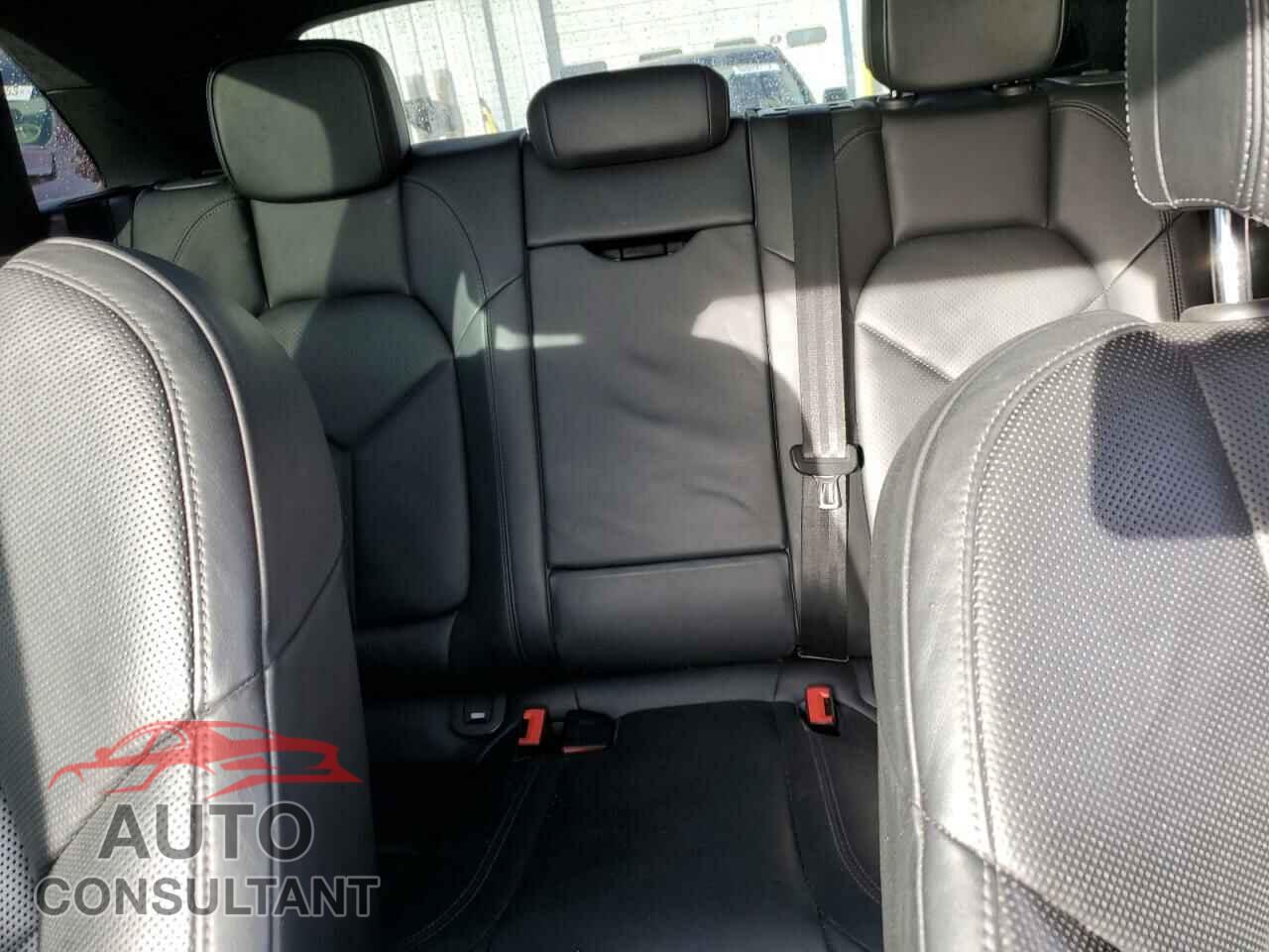 PORSCHE MACAN 2017 - WP1AA2A52HLB00049