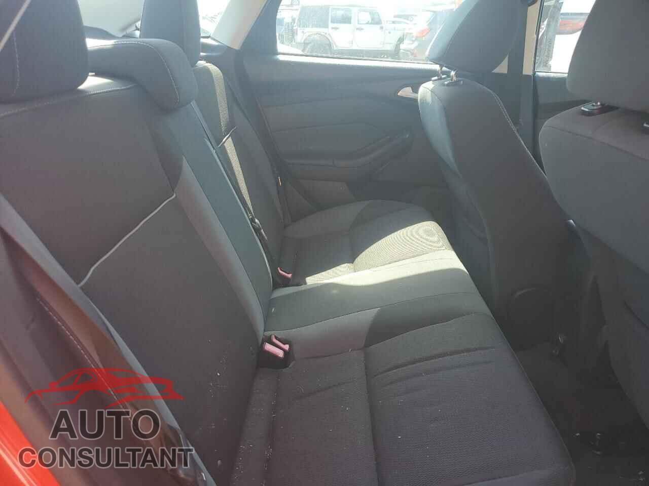 FORD FOCUS 2013 - 1FADP3F2XDL136394