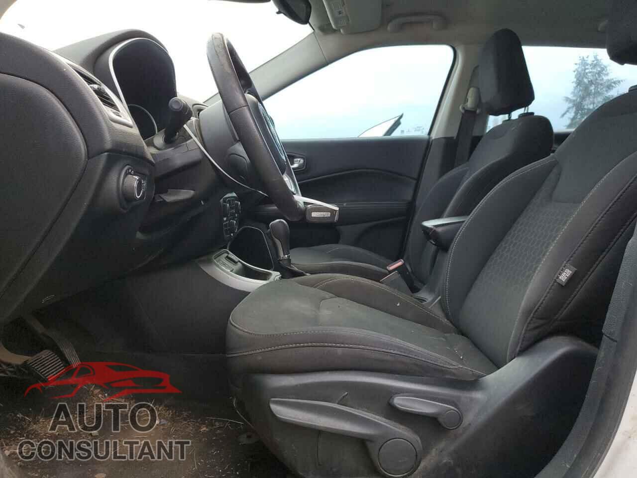 JEEP COMPASS 2018 - 3C4NJCAB1JT488545