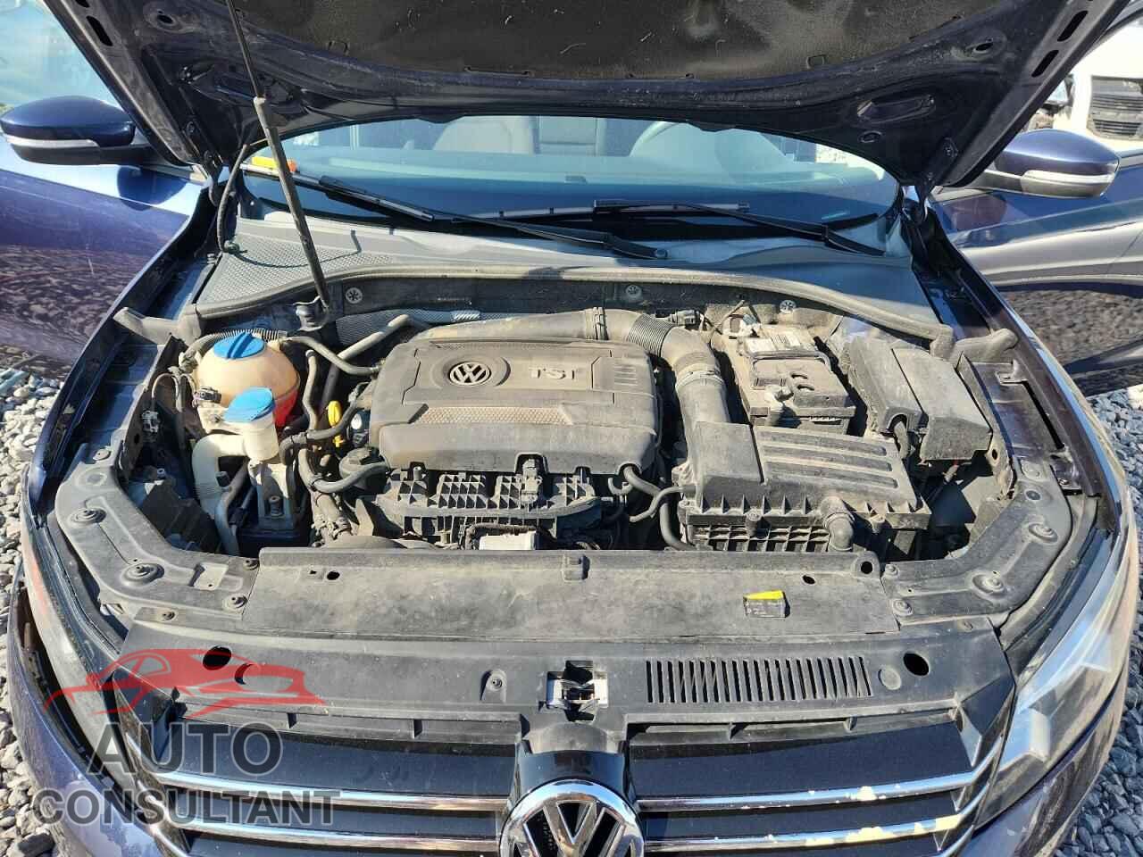 VOLKSWAGEN PASSAT 2015 - 1VWAT7A30FC023540