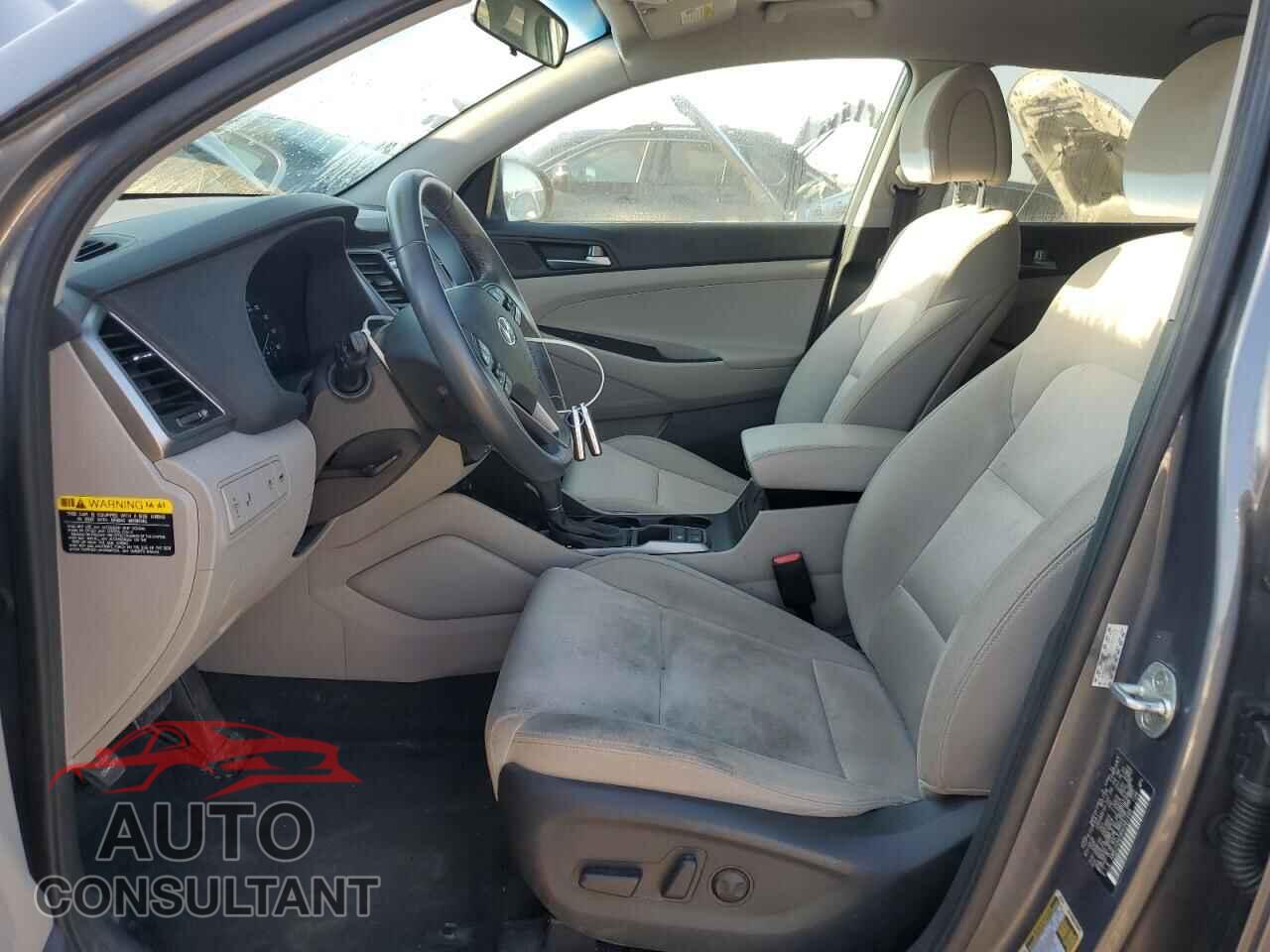 HYUNDAI TUCSON 2017 - KM8J33A28HU381948