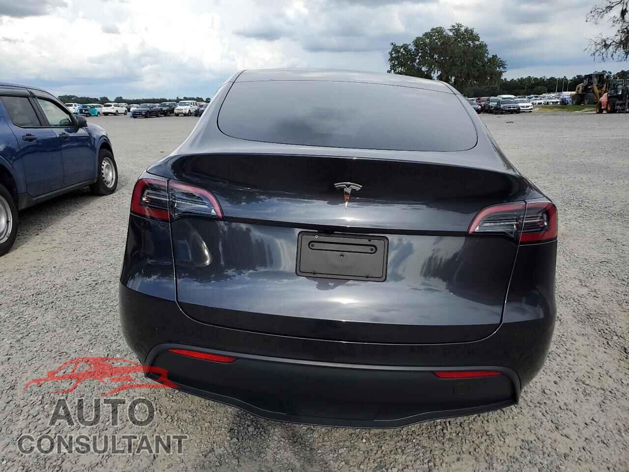 TESLA MODEL Y 2024 - 7SAYGDED5RF209494