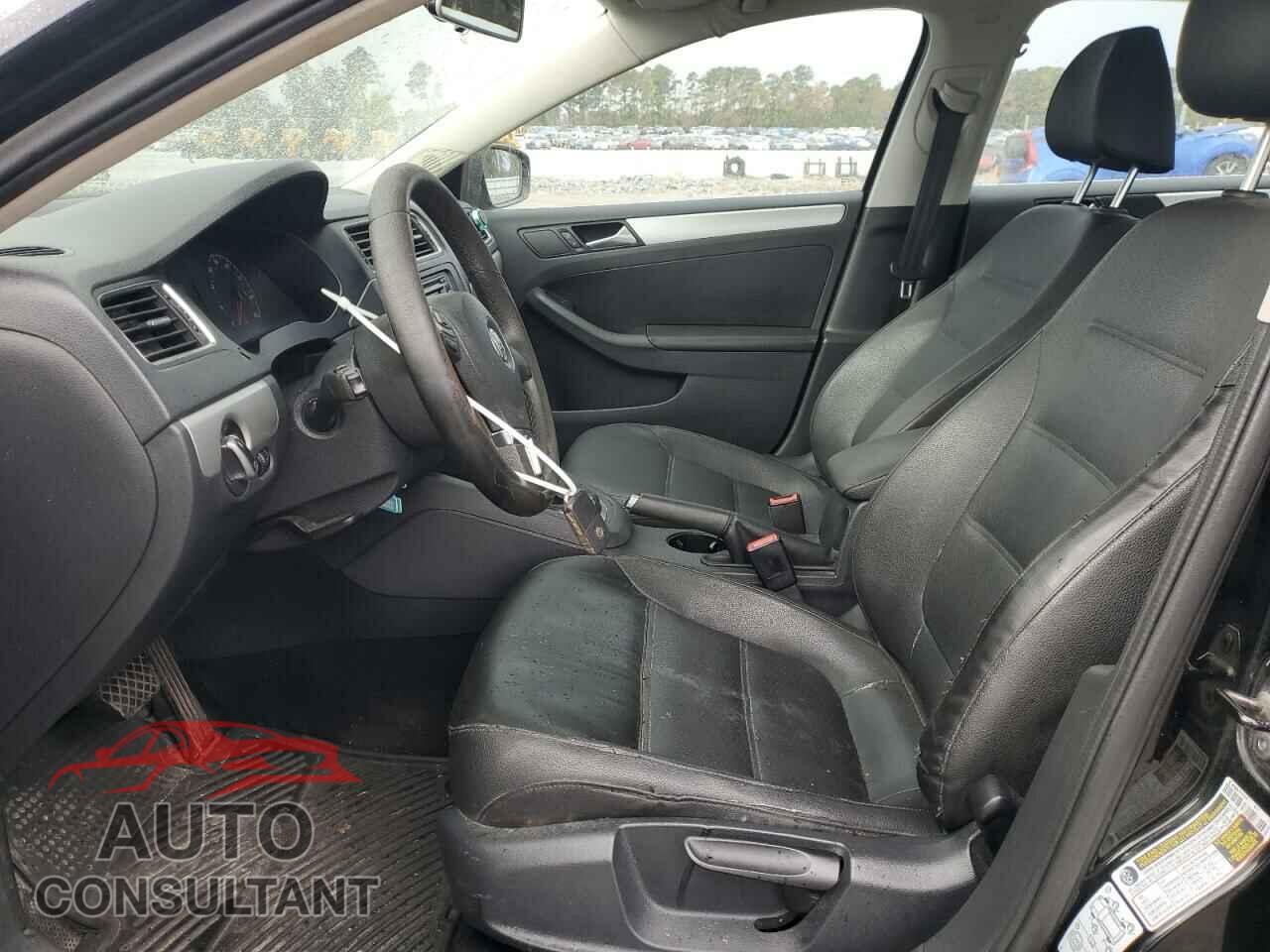 VOLKSWAGEN JETTA 2011 - 3VWLZ7AJ2BM376277