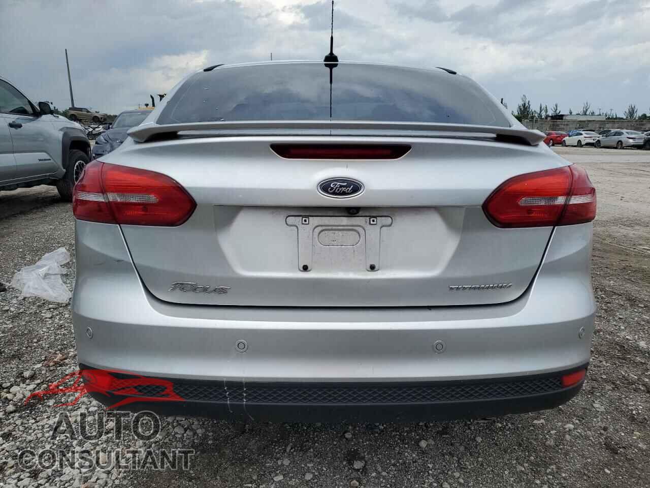 FORD FOCUS 2017 - 1FADP3J26HL231970