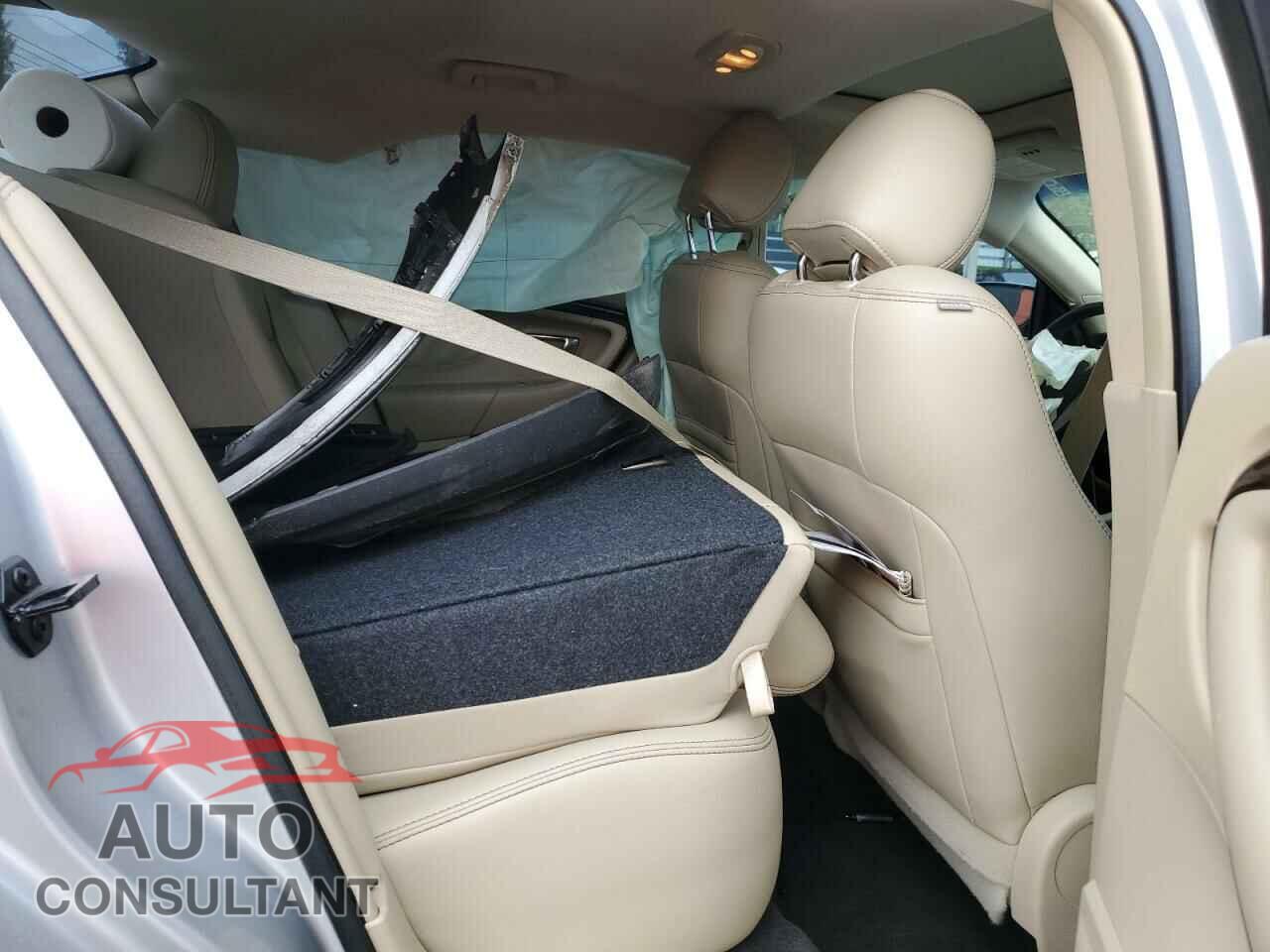 FORD TAURUS 2018 - 1FAHP2F89JG130283