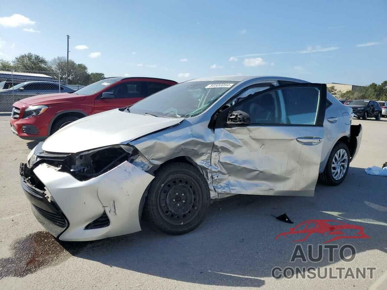 TOYOTA COROLLA 2018 - 5YFBURHE1JP842323