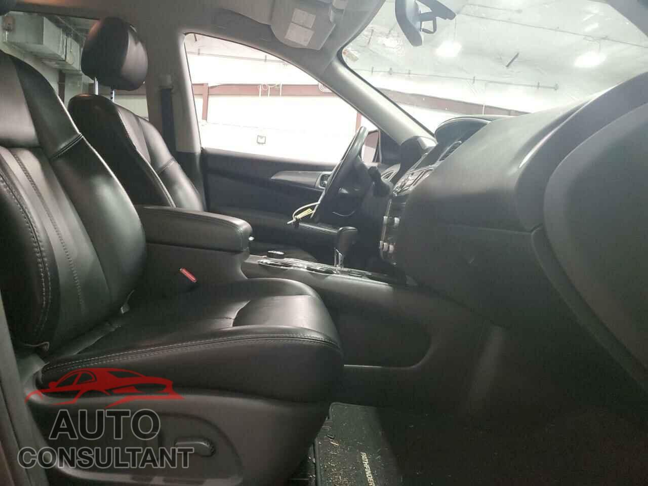 NISSAN PATHFINDER 2017 - 5N1DR2MM4HC696593