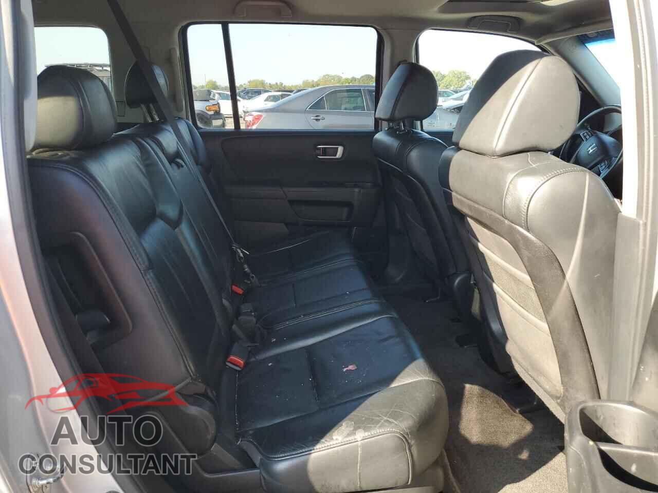 HONDA PILOT 2011 - 5FNYF3H57BB041068