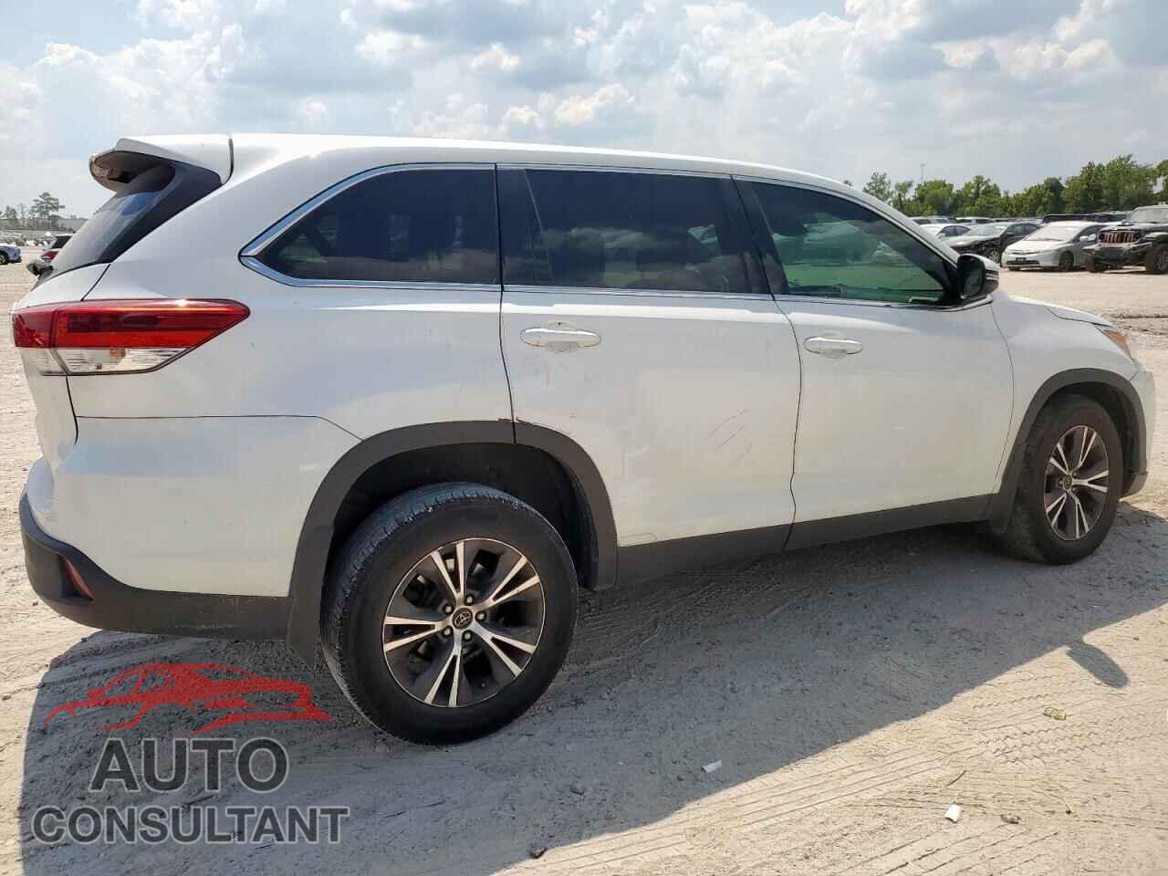 TOYOTA HIGHLANDER 2019 - 5TDZZRFH0KS301074