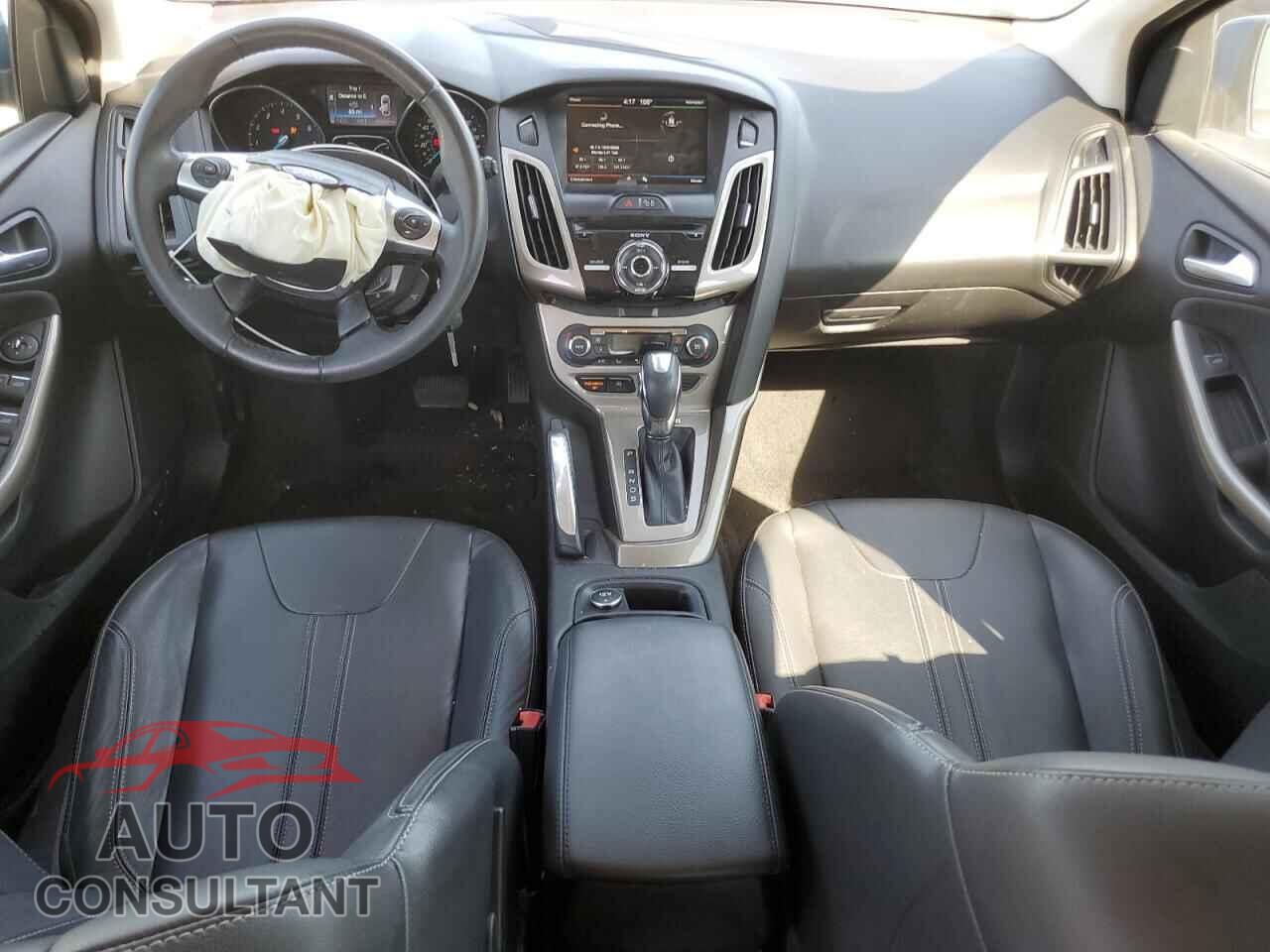 FORD FOCUS 2012 - 1FAHP3M2XCL174565