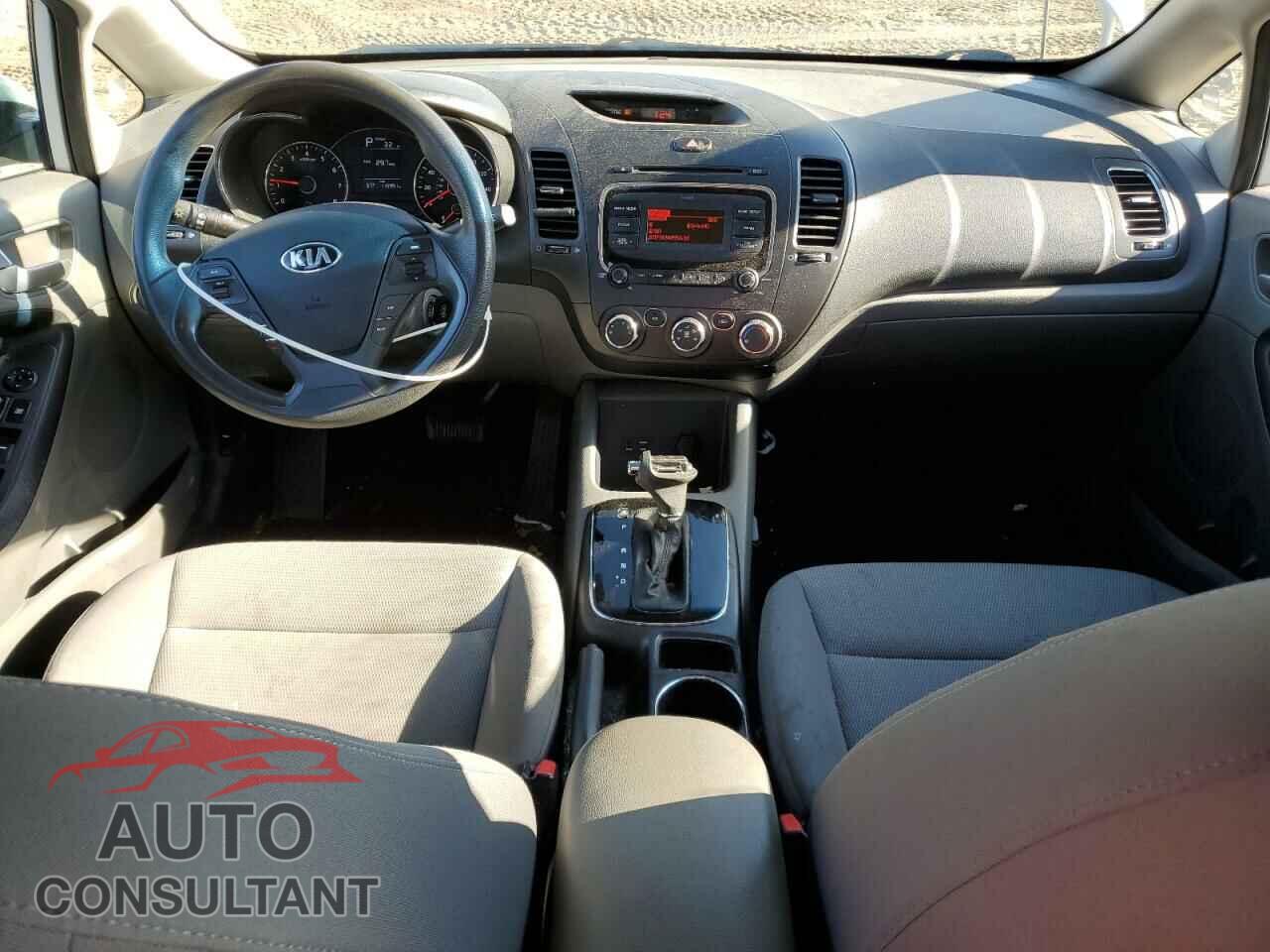 KIA FORTE 2017 - 3KPFK4A72HE059352