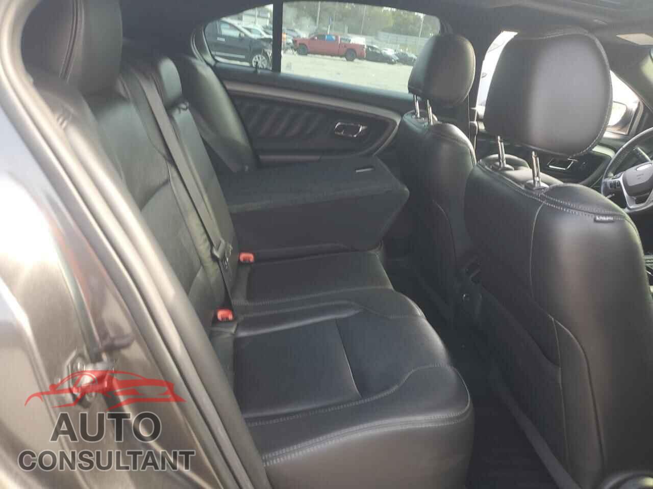 FORD TAURUS 2015 - 1FAHP2E82FG195209
