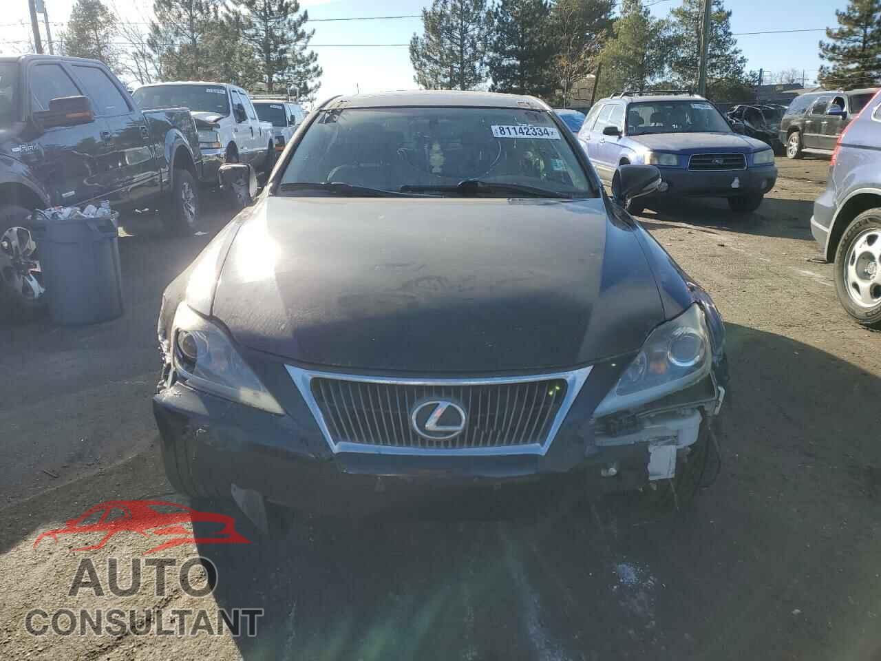LEXUS IS 2013 - JTHCF5C28D5061433