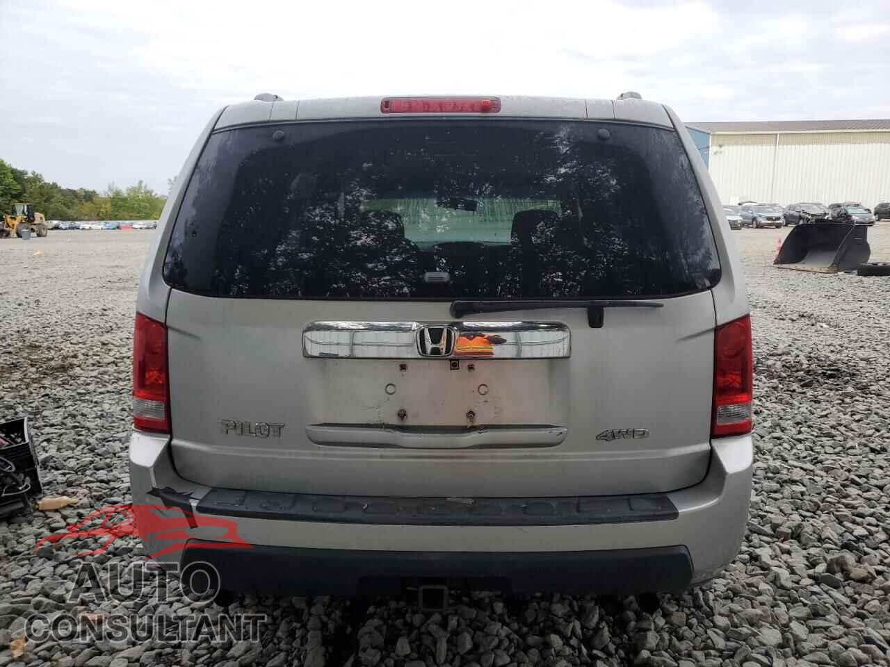 HONDA PILOT 2011 - 5FNYF4H26BB064174