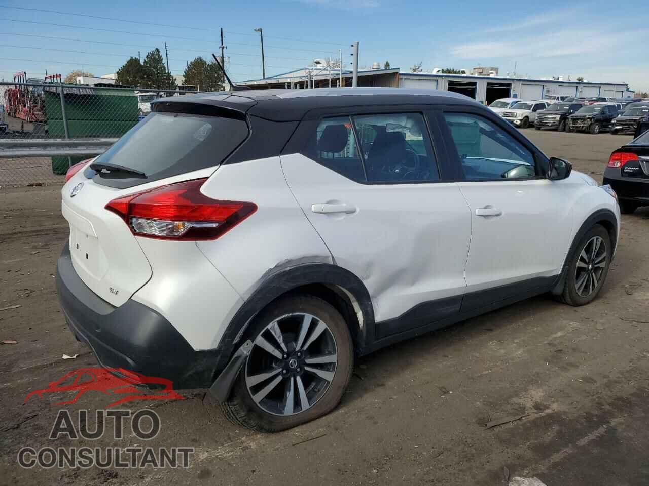 NISSAN KICKS 2018 - 3N1CP5CU2JL522706