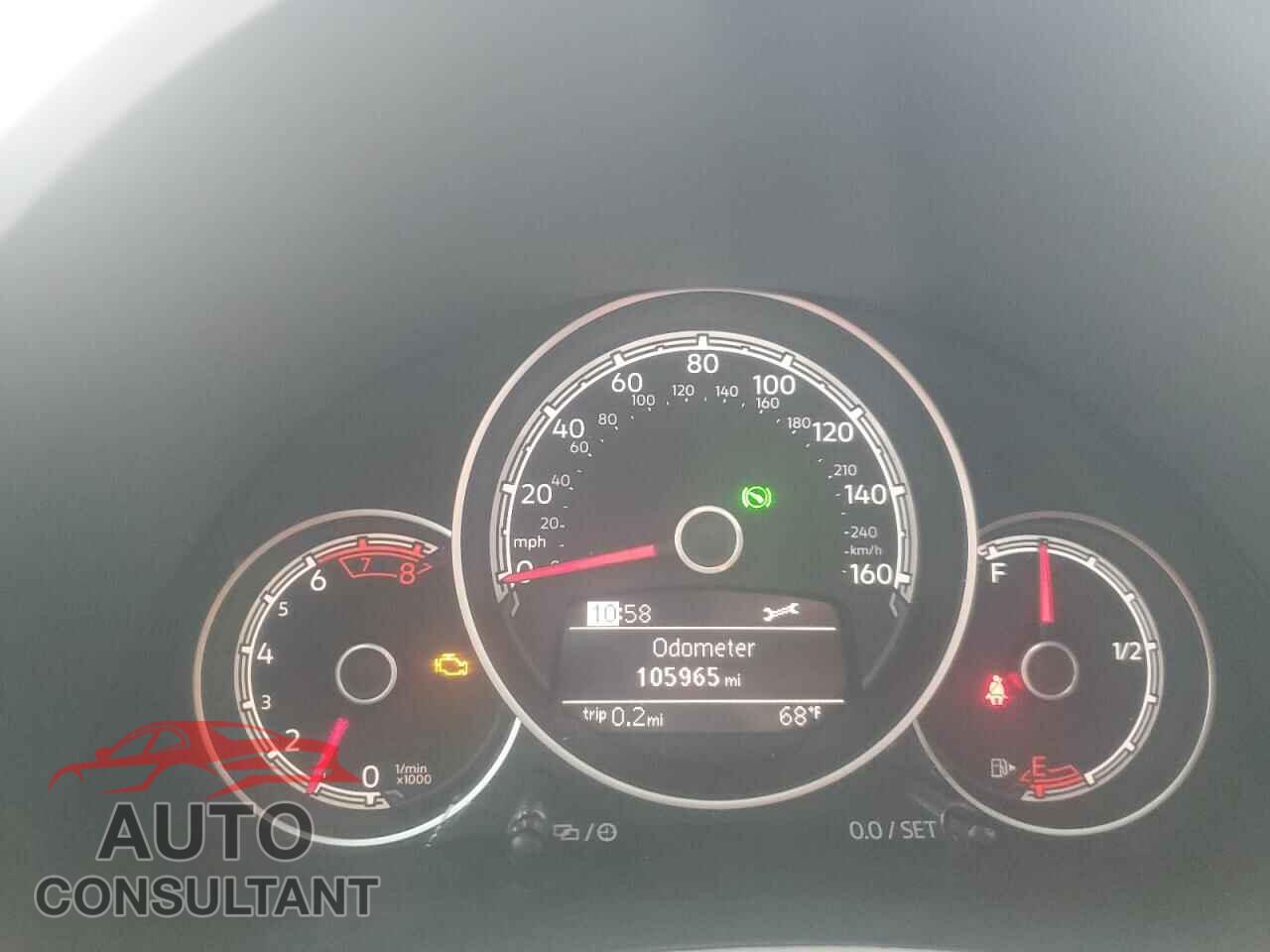 VOLKSWAGEN BEETLE 2018 - 3VWJD7AT7JM706694