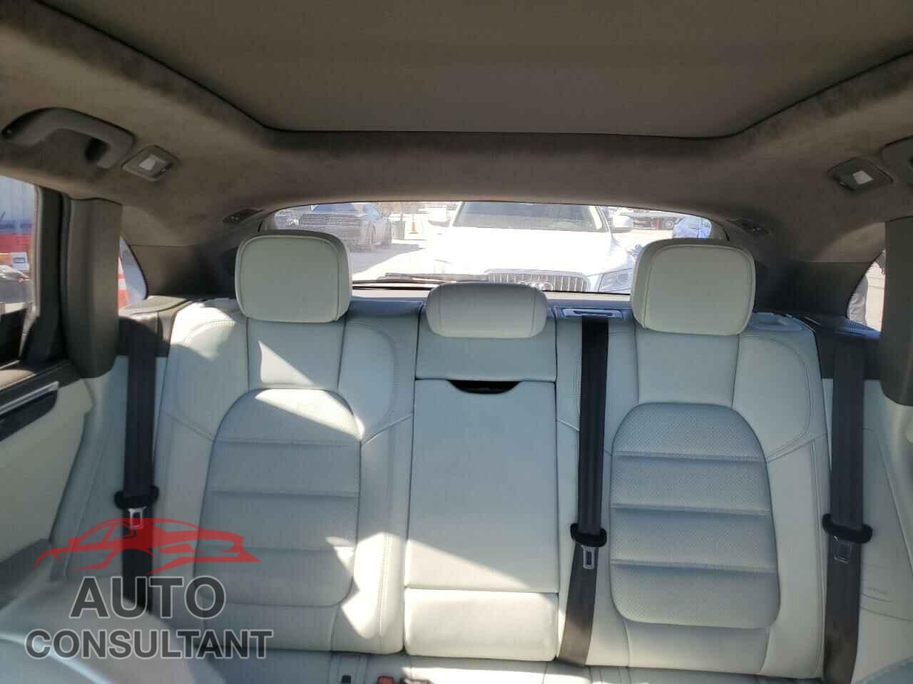 PORSCHE MACAN 2016 - WP1AF2A54GLB94919