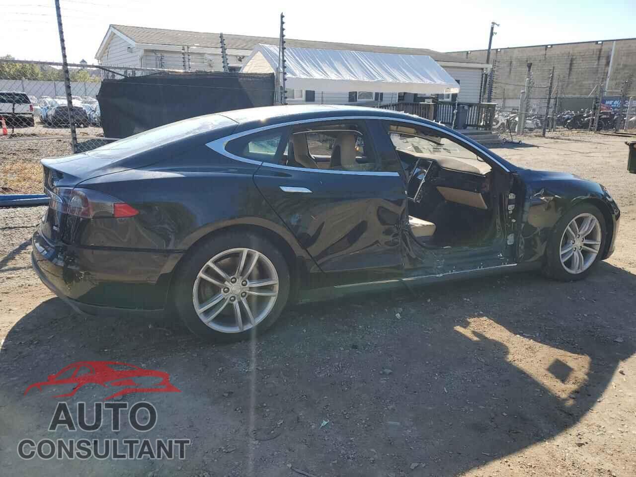 TESLA MODEL S 2015 - 5YJSA4H21FF087551