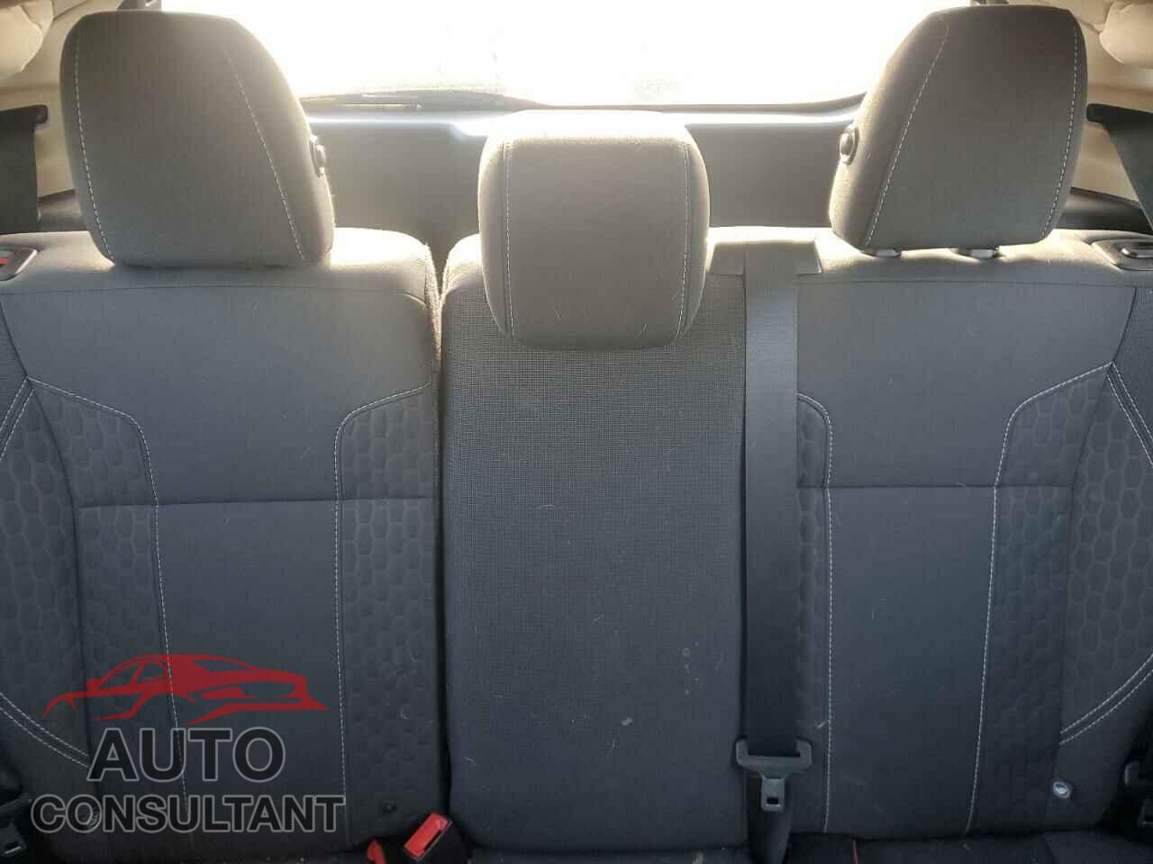 FORD FIESTA 2018 - 3FADP4EJ4JM123763