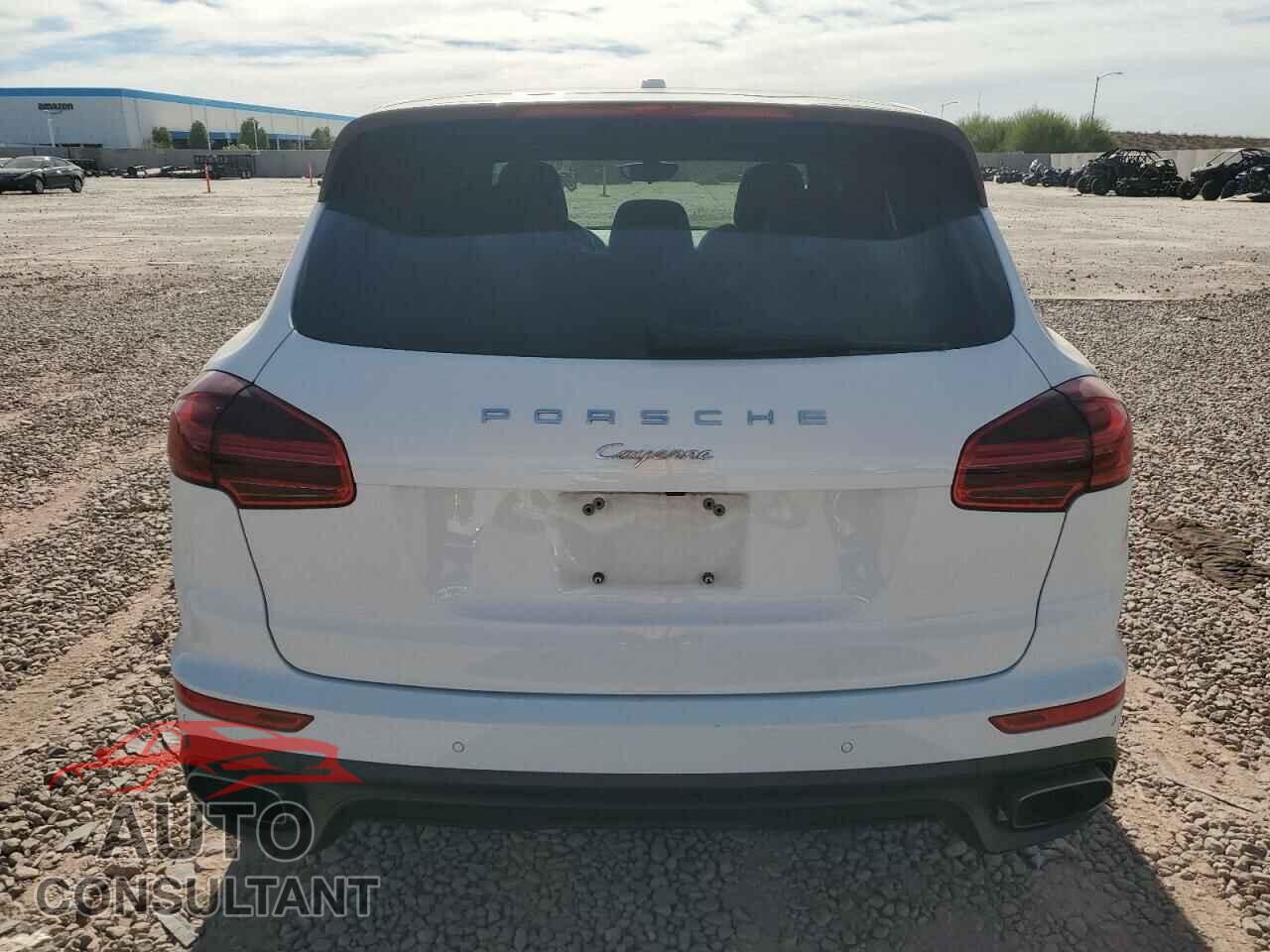 PORSCHE CAYENNE 2018 - WP1AA2A21JKA01577