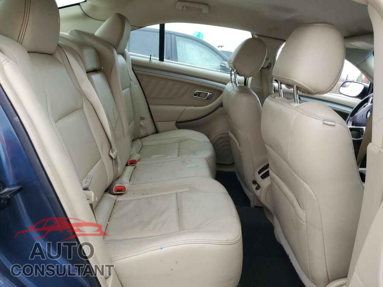 FORD TAURUS 2018 - 1FAHP2E85JG101252