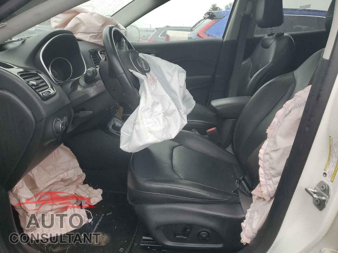 JEEP COMPASS 2020 - 3C4NJDCB1LT204675