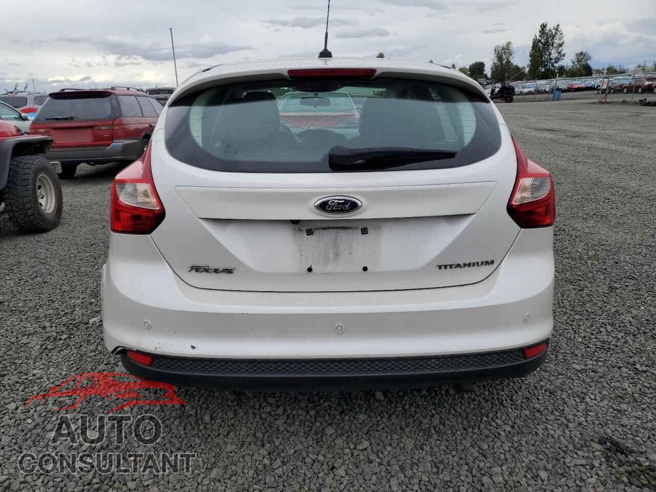 FORD FOCUS 2014 - 1FADP3N28EL211371